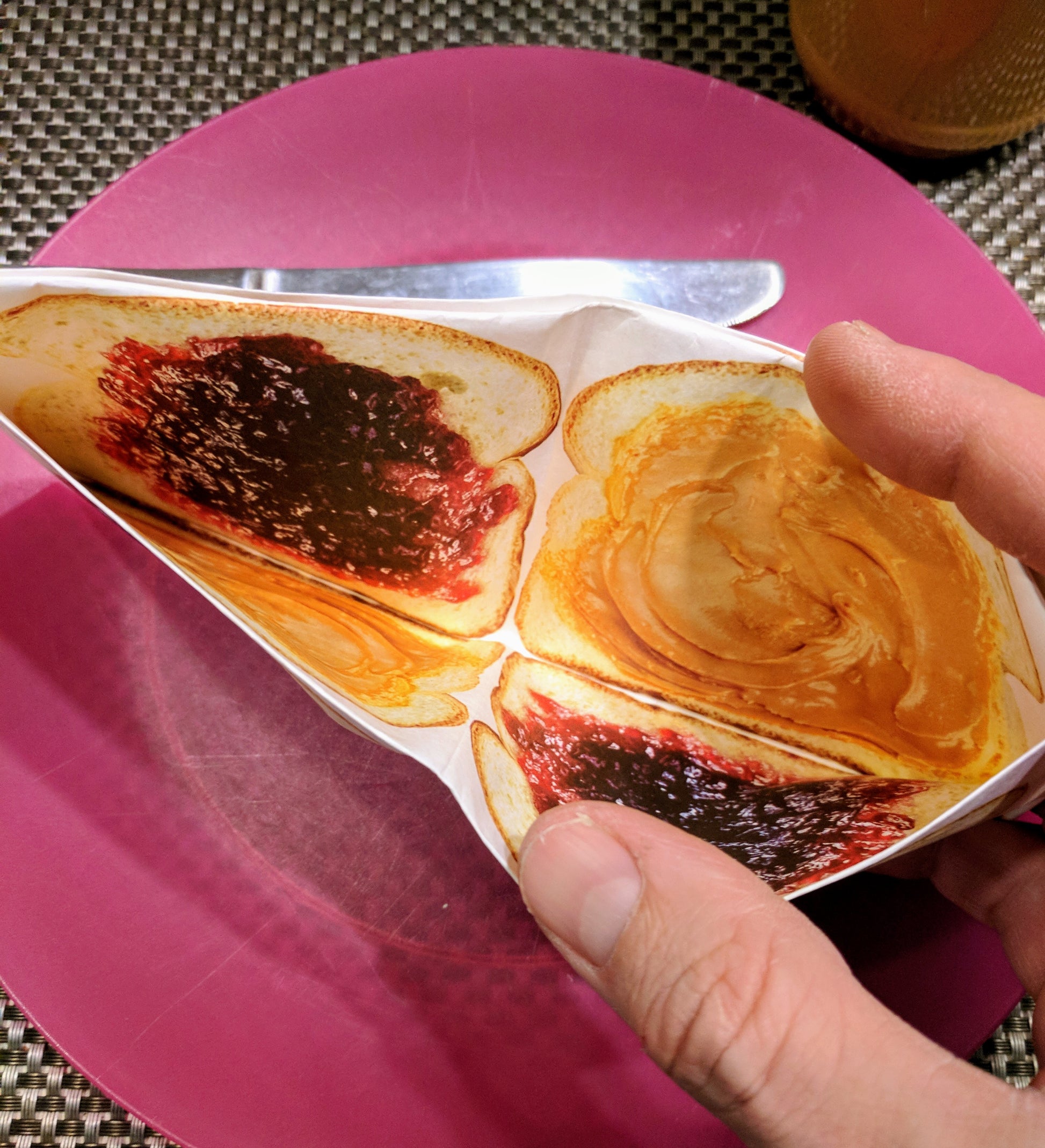 The original Tyvek wallet since 2005. A light, thin wallet made of a single sheet of Tyvek. Choose over 30 wallets with minimalist and fun designs made by artists around the world. The best wallet for men and women that fit in your front pocket.